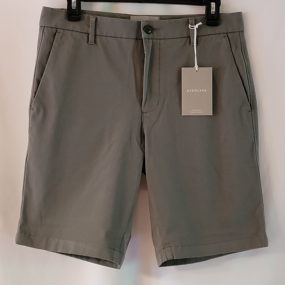 EVERLANE 9" Slim Fit Shorts - Pewter Green